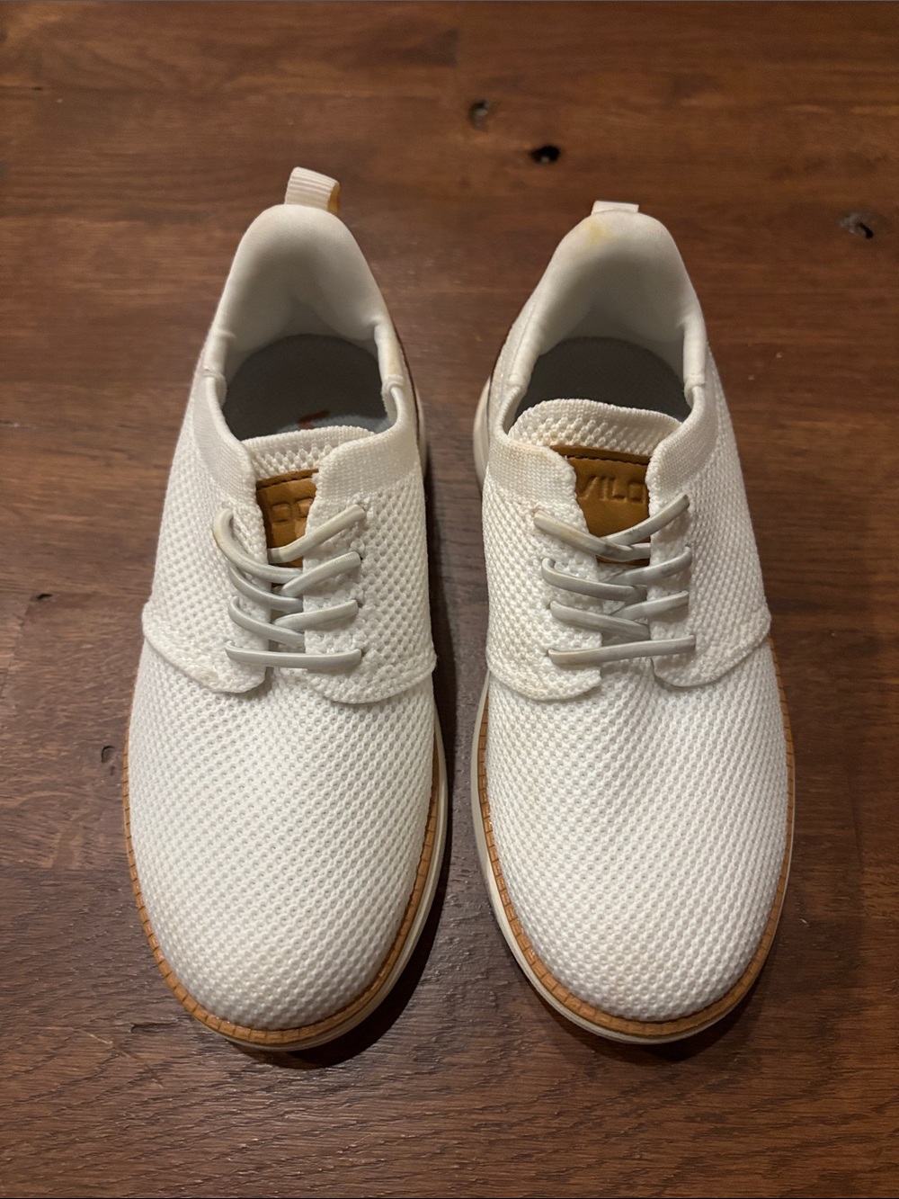 Vilocy Kids White Knit Sneakers with Tan Accents size Eur 29 (11.5-12 U.S)